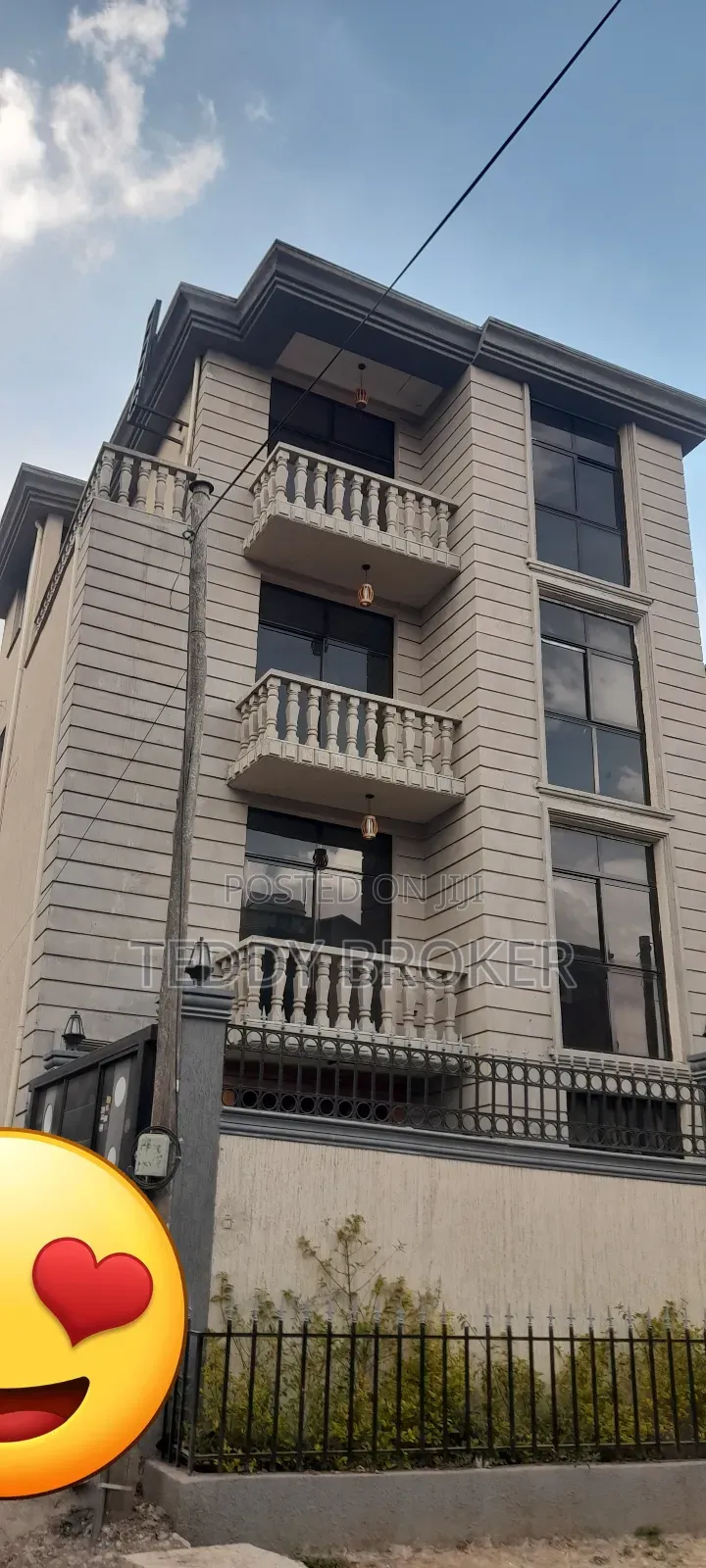 7bdrm House in Hayat, Yeka for sale