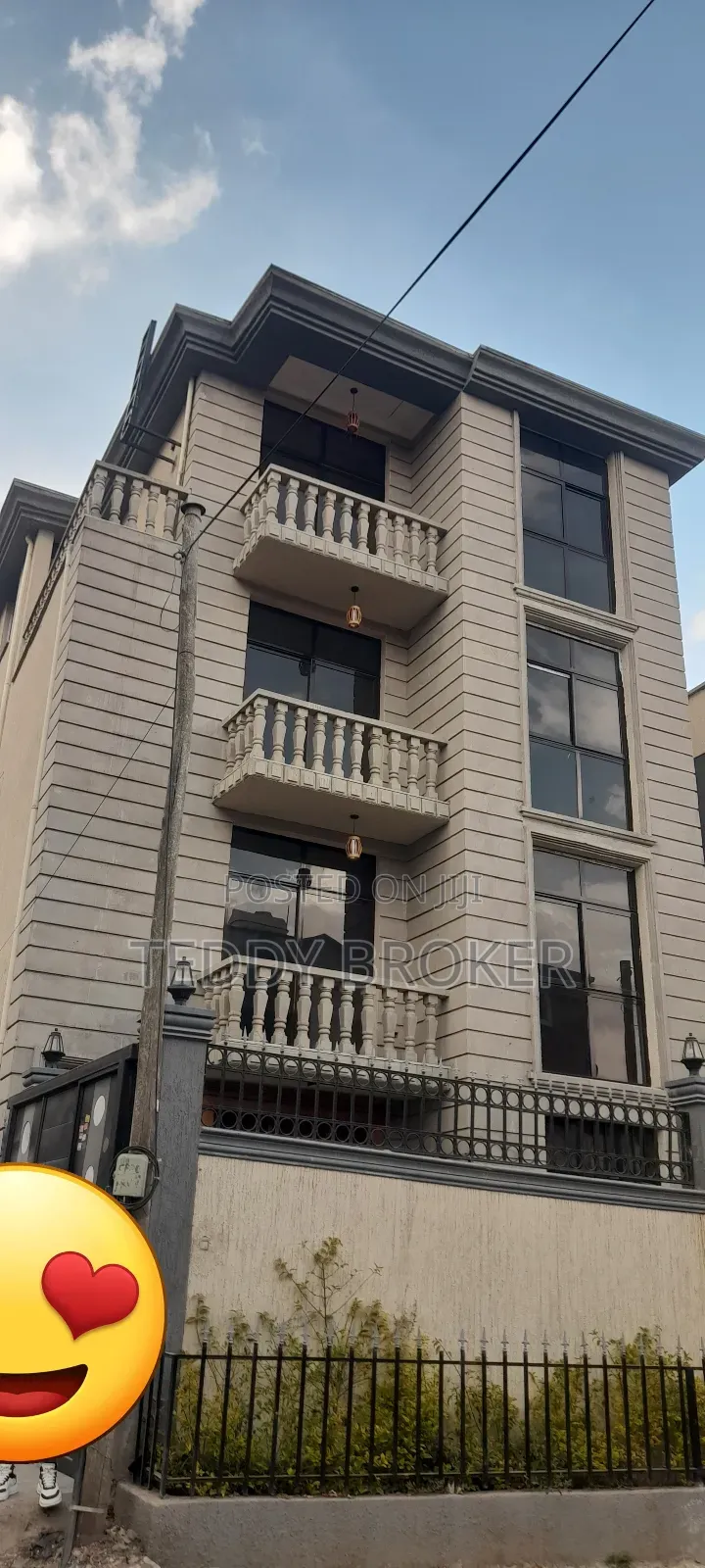 7bdrm House in Hayat, Yeka for sale