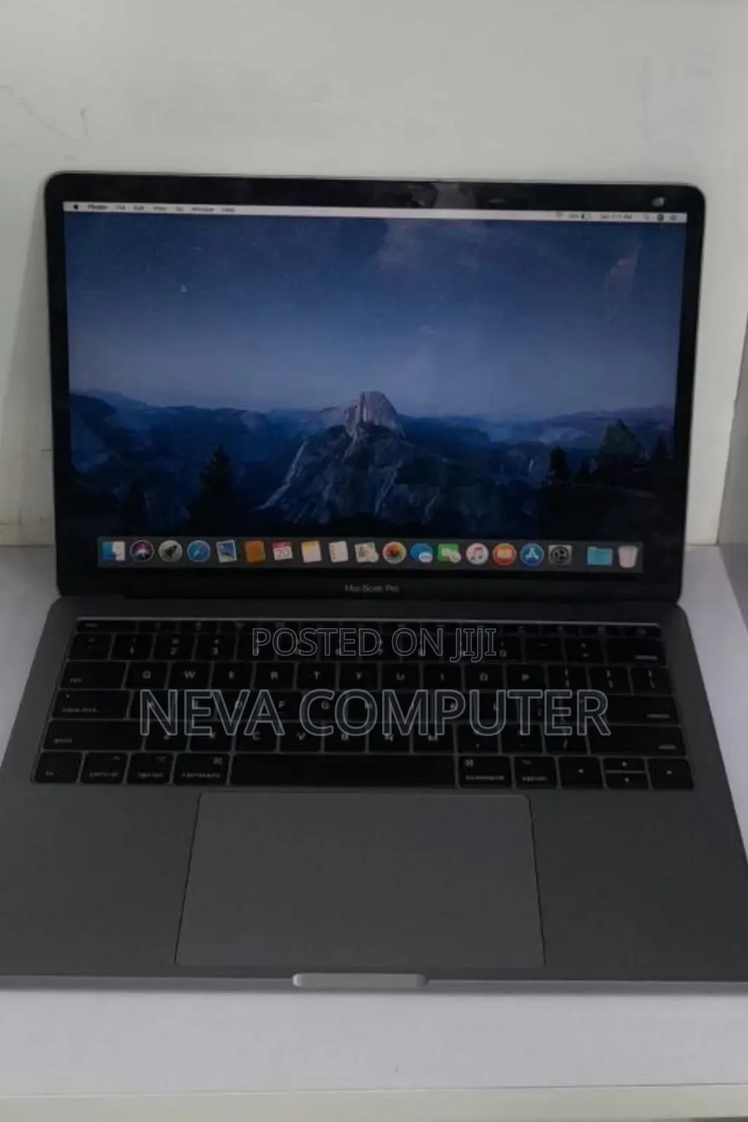 New Laptop Apple MacBook Pro 2017 8GB Intel Core I5 SSD 256GB
