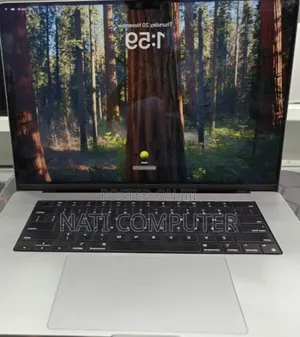 New Laptop Apple MacBook Pro M1 16GB Apple M1 Pro SSD 512GB