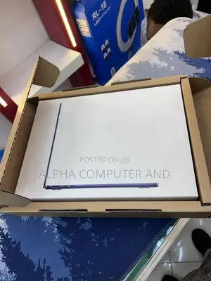 New Laptop Apple MacBook Air 2025 M4 13-Inch 16GB Apple M4 SSD 512GB