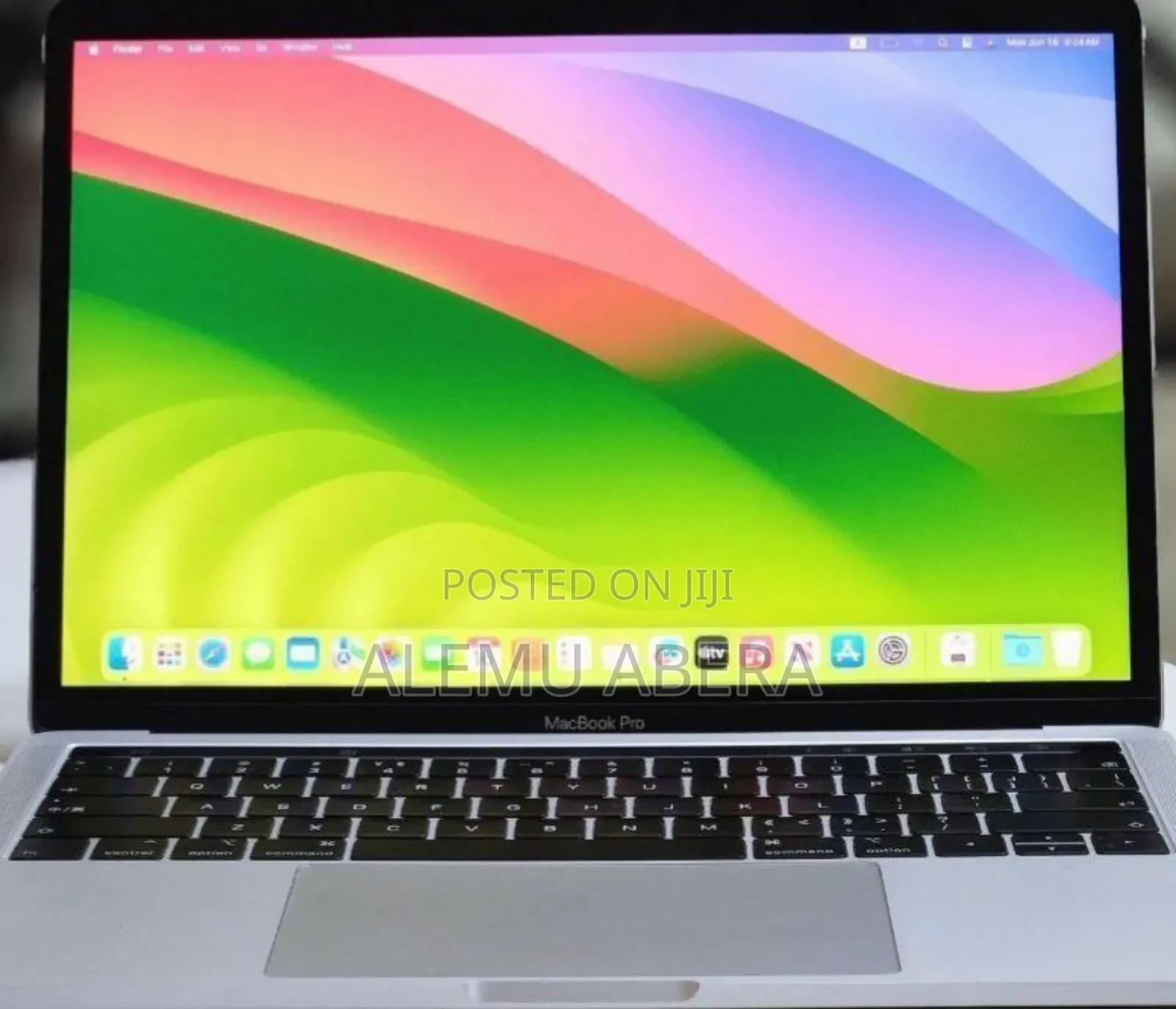 New Laptop Apple MacBook 2018 8GB Intel Core i5 SSD 256GB