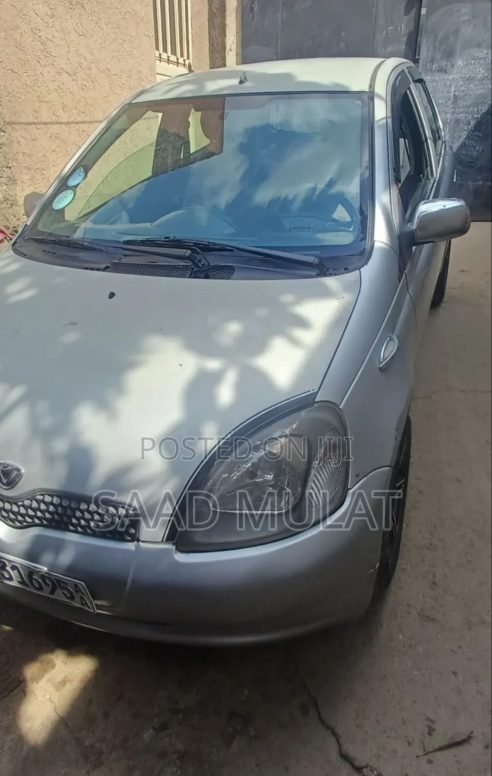 Toyota Vitz 2001 Silver