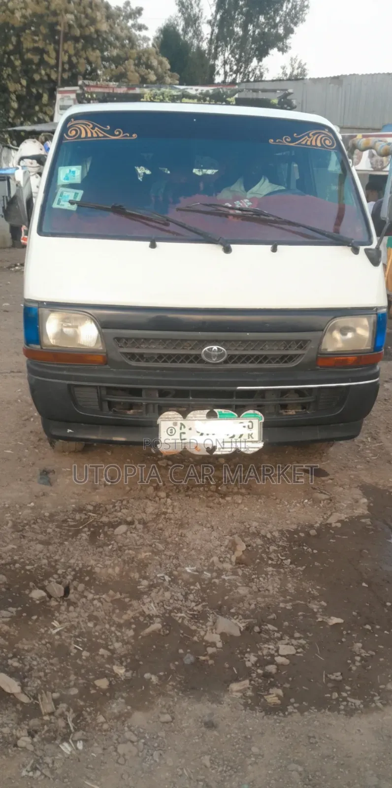 Toyota HiAce 2001 White