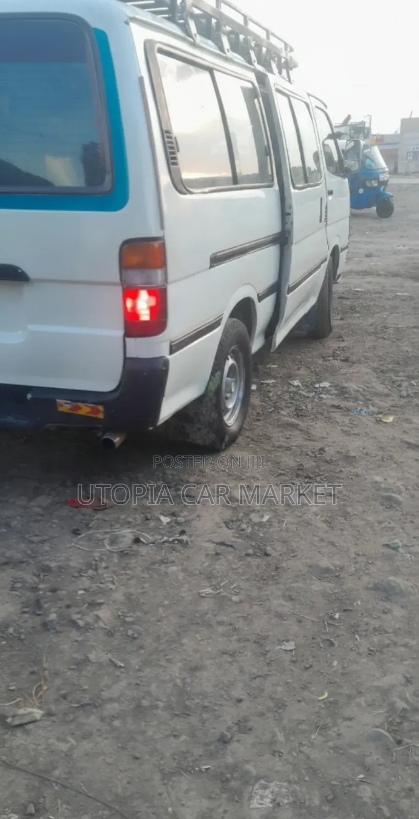 Toyota HiAce 2001 White