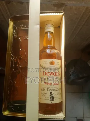 Dewar's White Label Finest Scotch Whisky