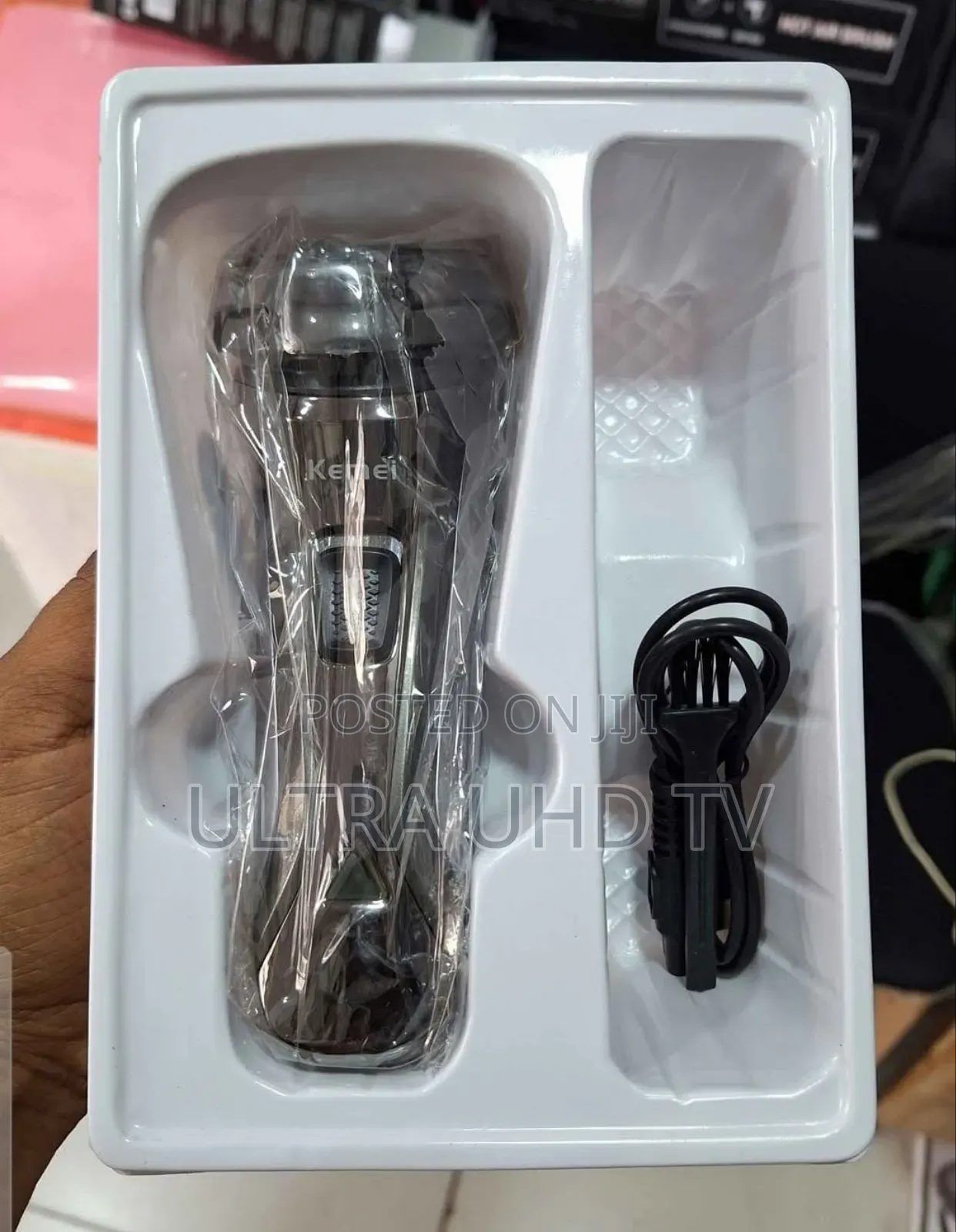 Kemei Km-2806 Rechargeable Electric Shaver.