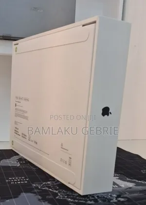 New Laptop Apple MacBook Air 2025 M4 13-Inch 16GB Apple M4 SSD 512GB