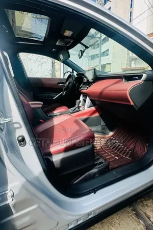 New Toyota Corolla Cross Hybrid 2025 Silver