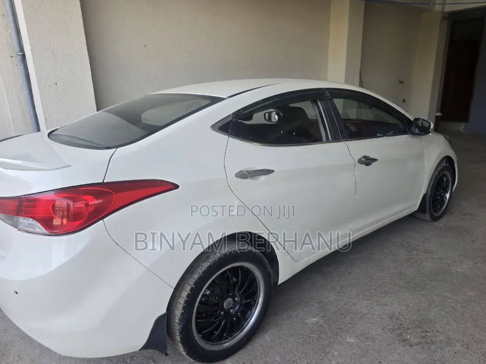 Hyundai Avante 2010 White