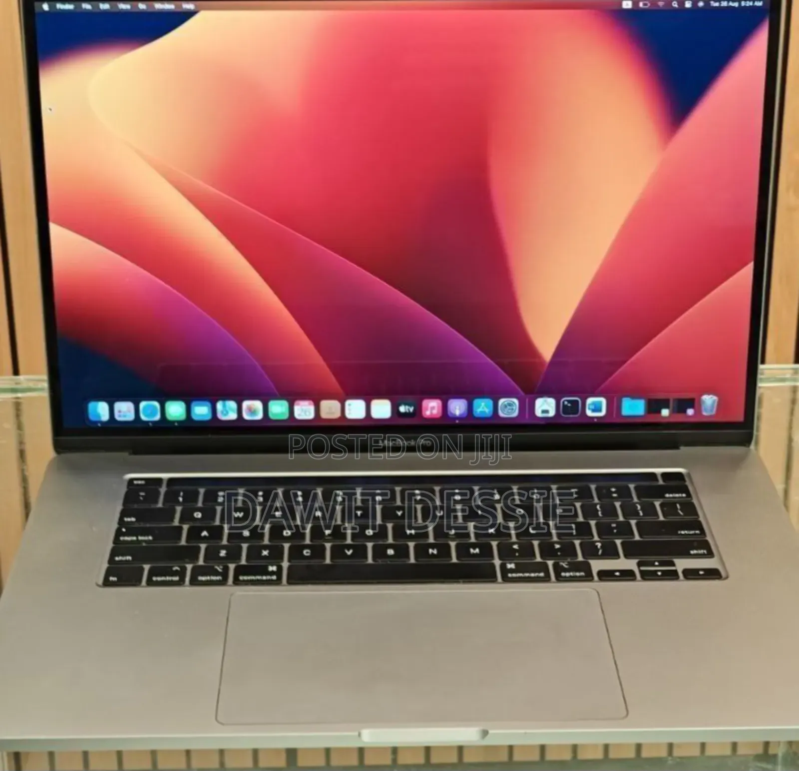 New Laptop Apple MacBook Pro 2019 16GB Intel Core I7 SSD 512GB