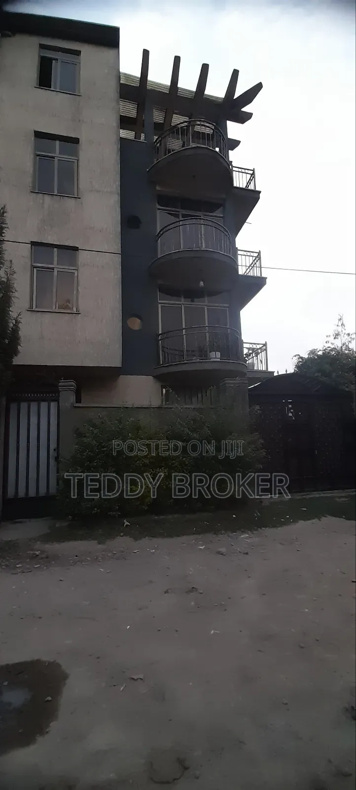 7bdrm House in Haile Garmeb3, Nifas Silk-Lafto for sale