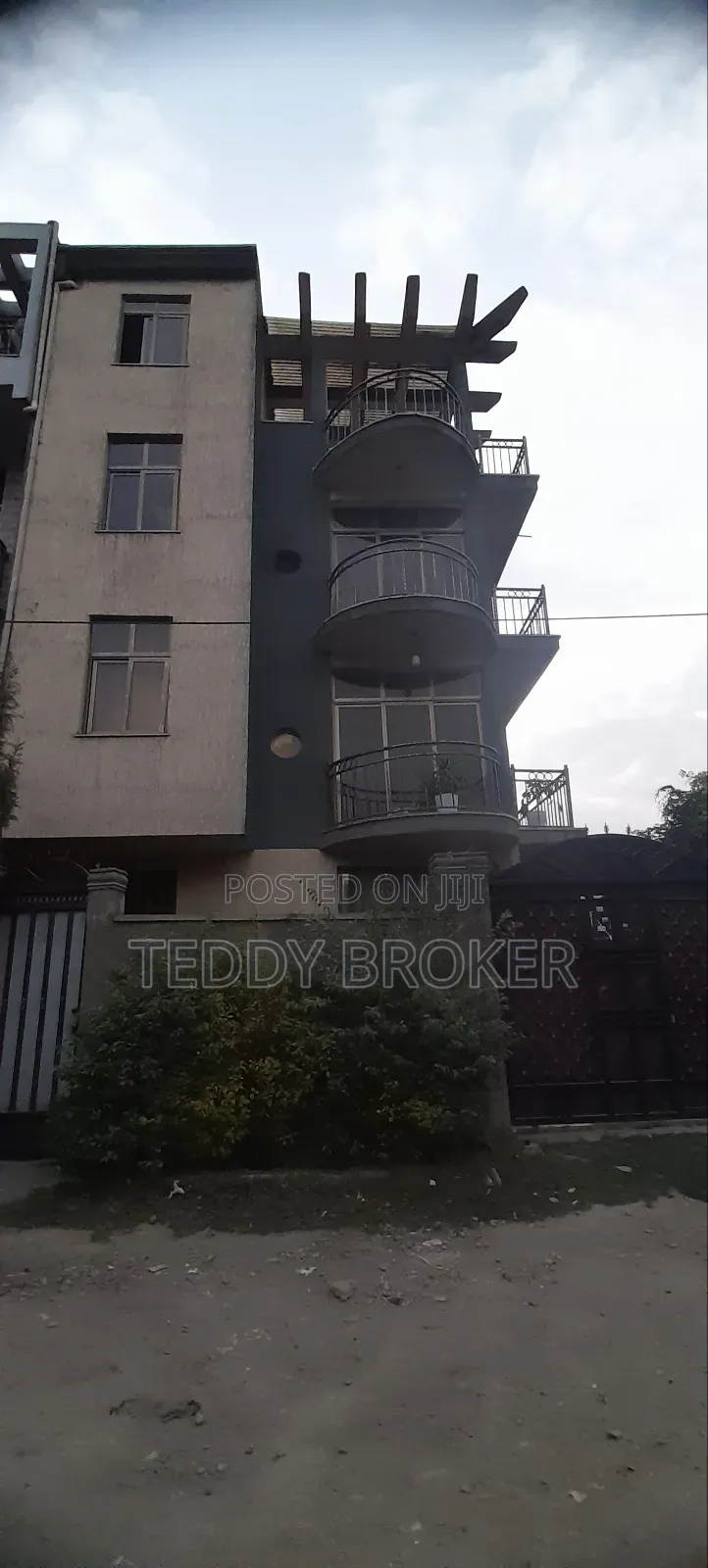 7bdrm House in Haile Garmeb3, Nifas Silk-Lafto for sale