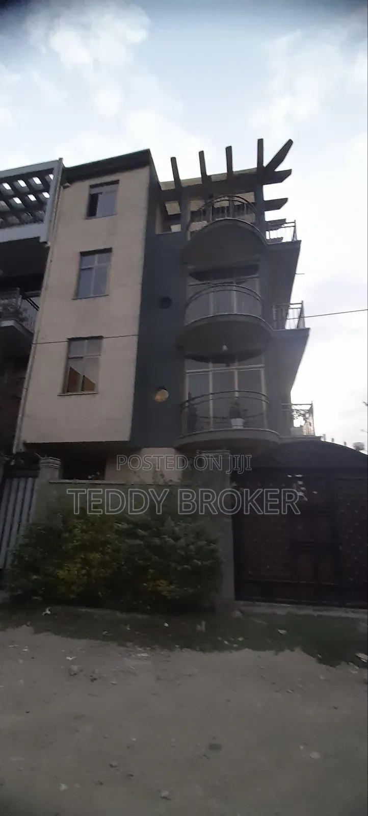 7bdrm House in Haile Garmeb3, Nifas Silk-Lafto for sale