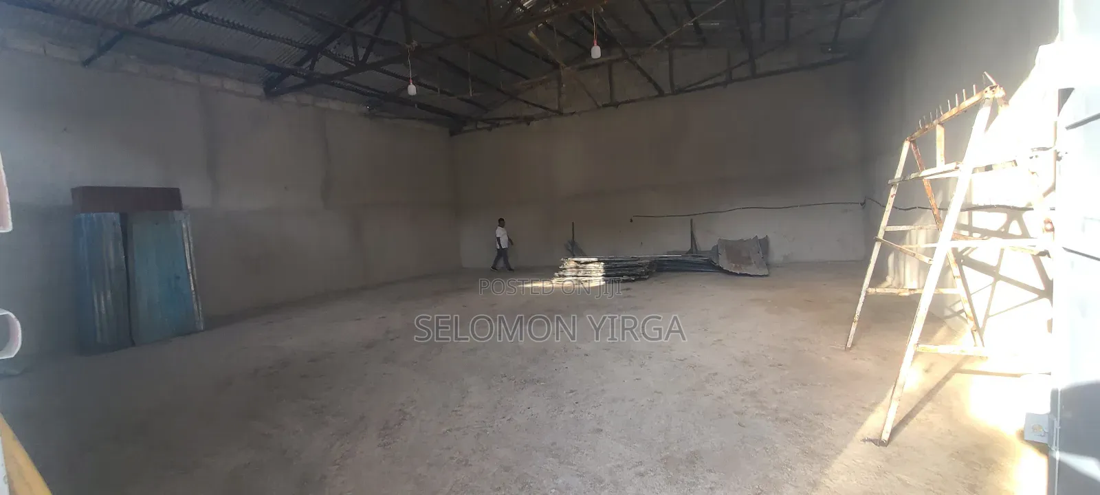 የሚከራይ መጋዘን