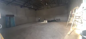 የሚከራይ መጋዘን