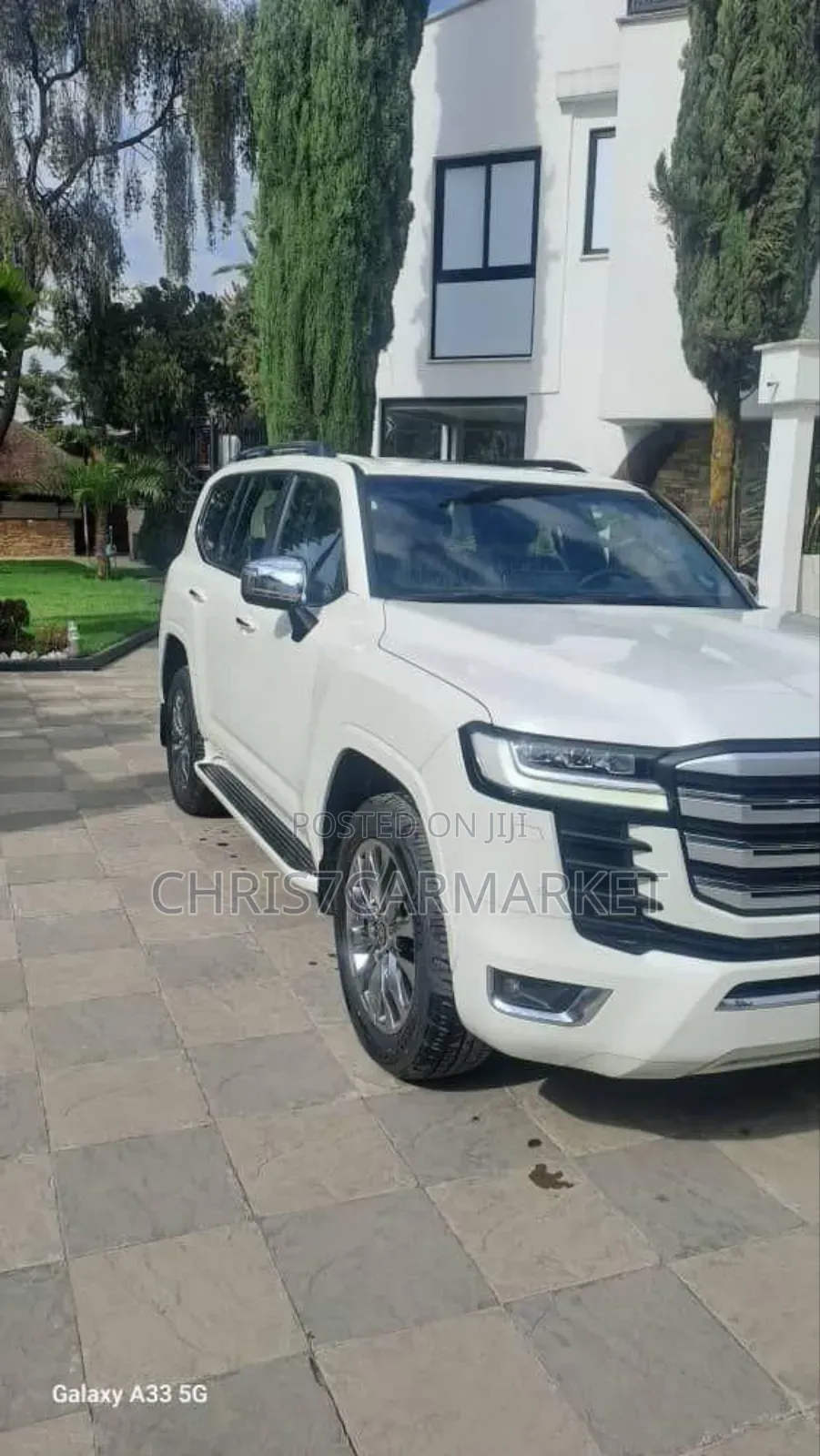 Toyota Land Cruiser LC300 2023 White