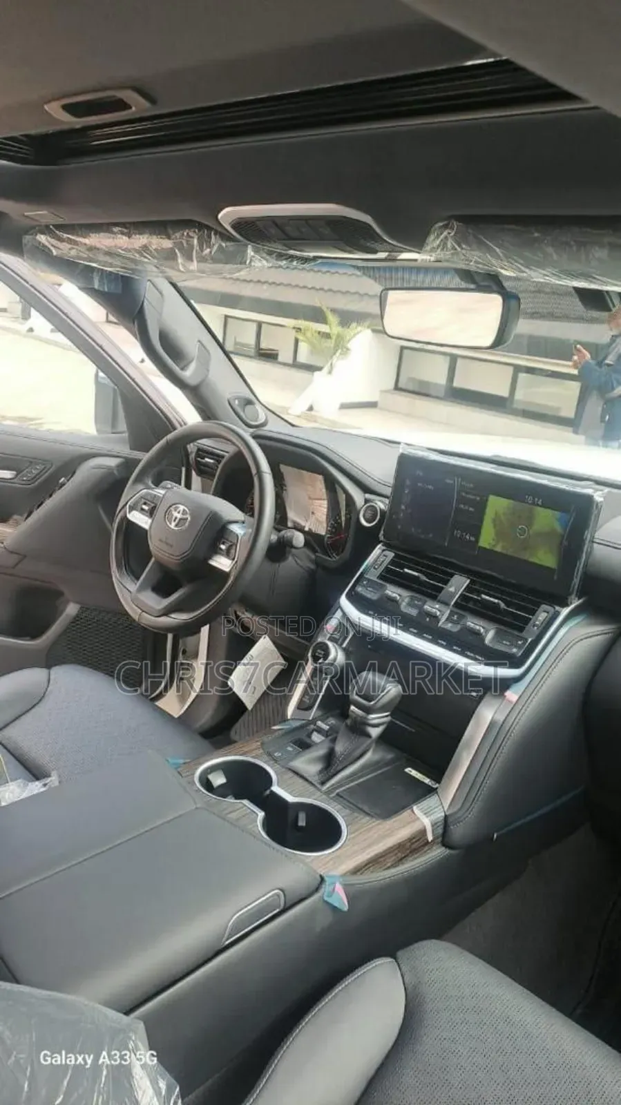 Toyota Land Cruiser LC300 2023 White