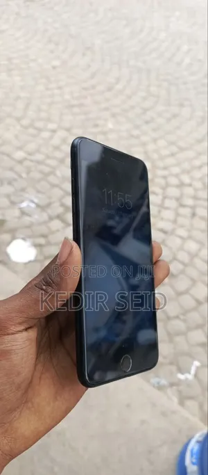 New Apple iPhone 7 Plus 128 GB Black