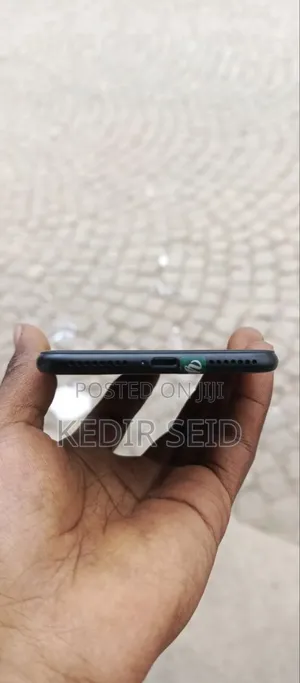 New Apple iPhone 7 Plus 128 GB Black