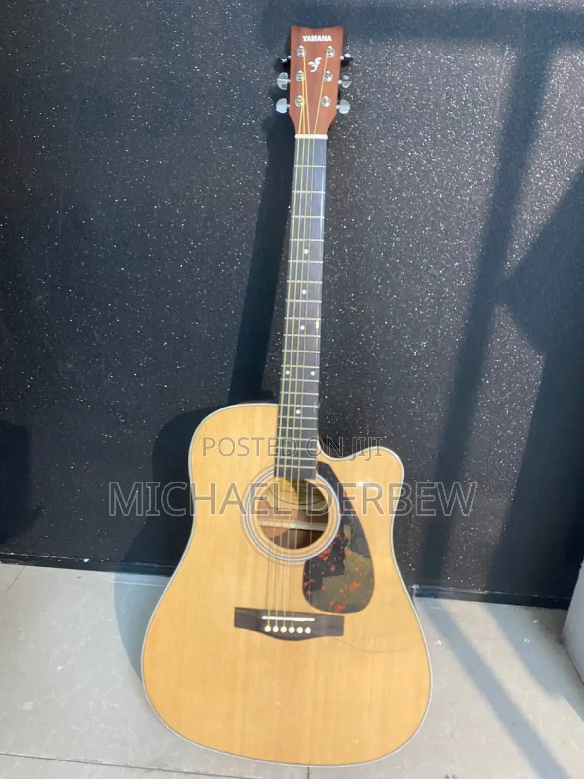 Yamaha F370 Acoustic Guitar