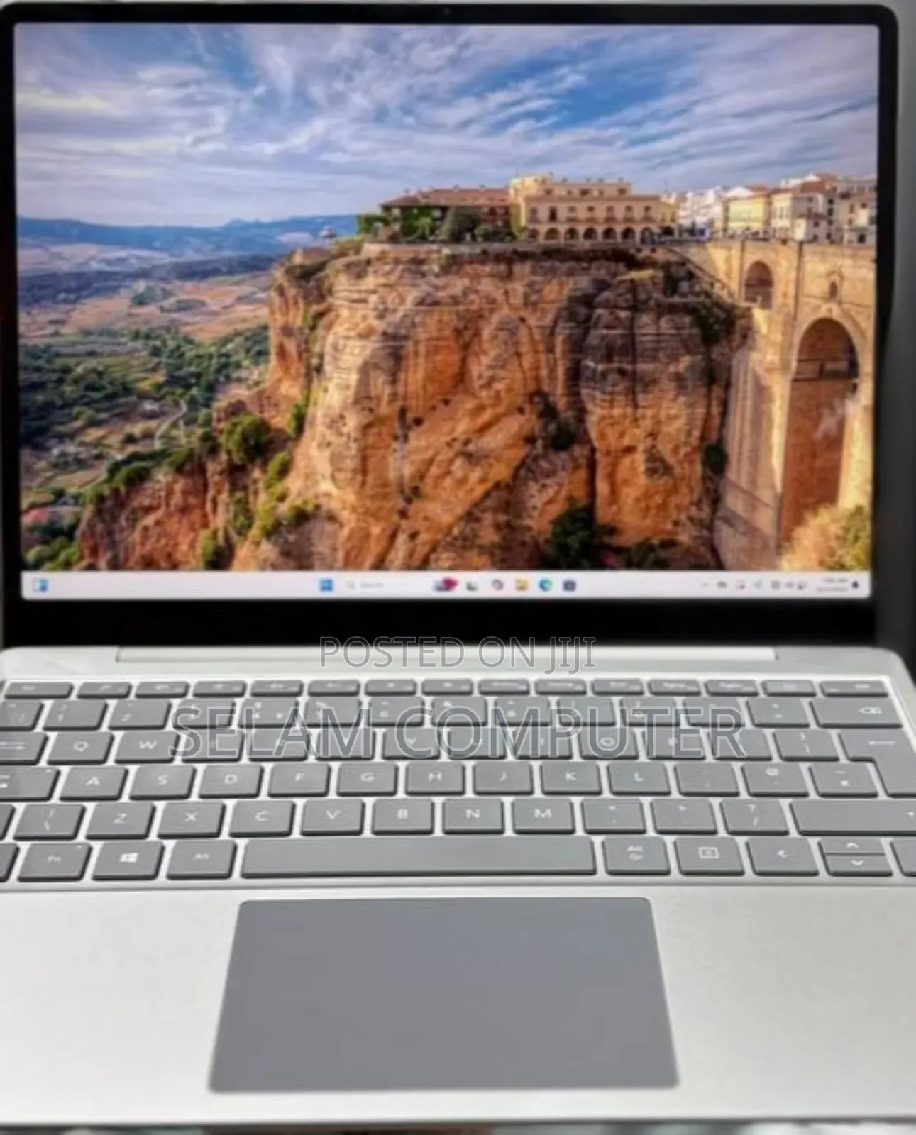 New Laptop Microsoft Surface Go 8GB Intel Core I5 SSD 256GB