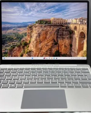 New Laptop Microsoft Surface Go 8GB Intel Core I5 SSD 256GB