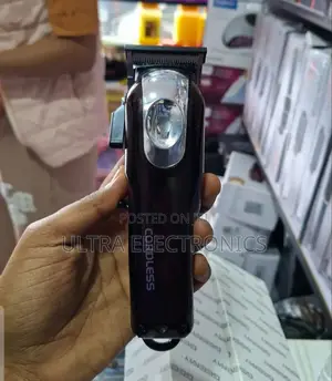 የፀጉር ማሽን Geemy Professional Hair Clipper.It Features Durable Stainless