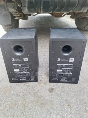 JBL Professional 3 Series Lsr305 Studio Monitor.
