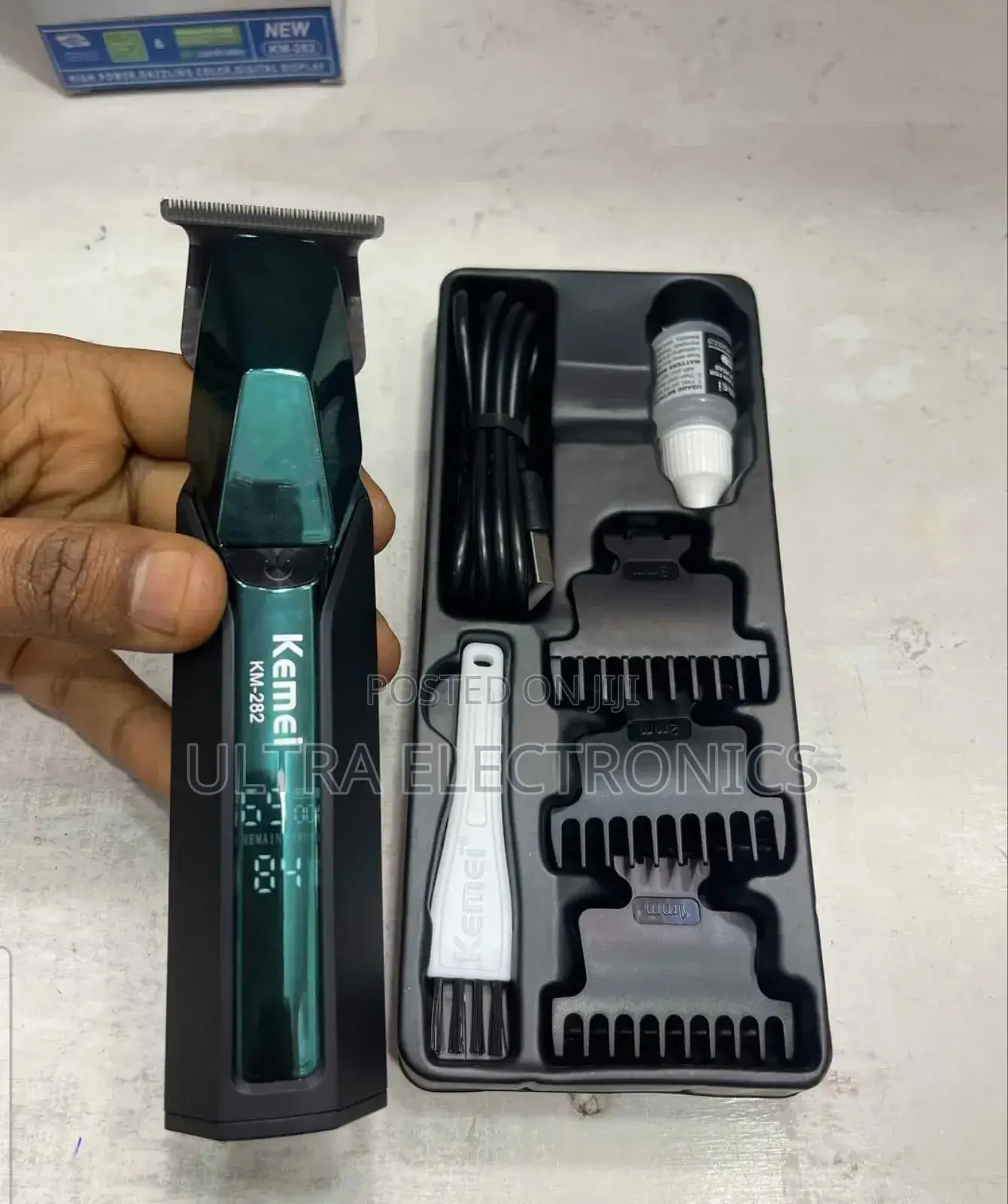 Kemei Km-282 Professional Cordless Hair Clipper.It Features a 1200mah