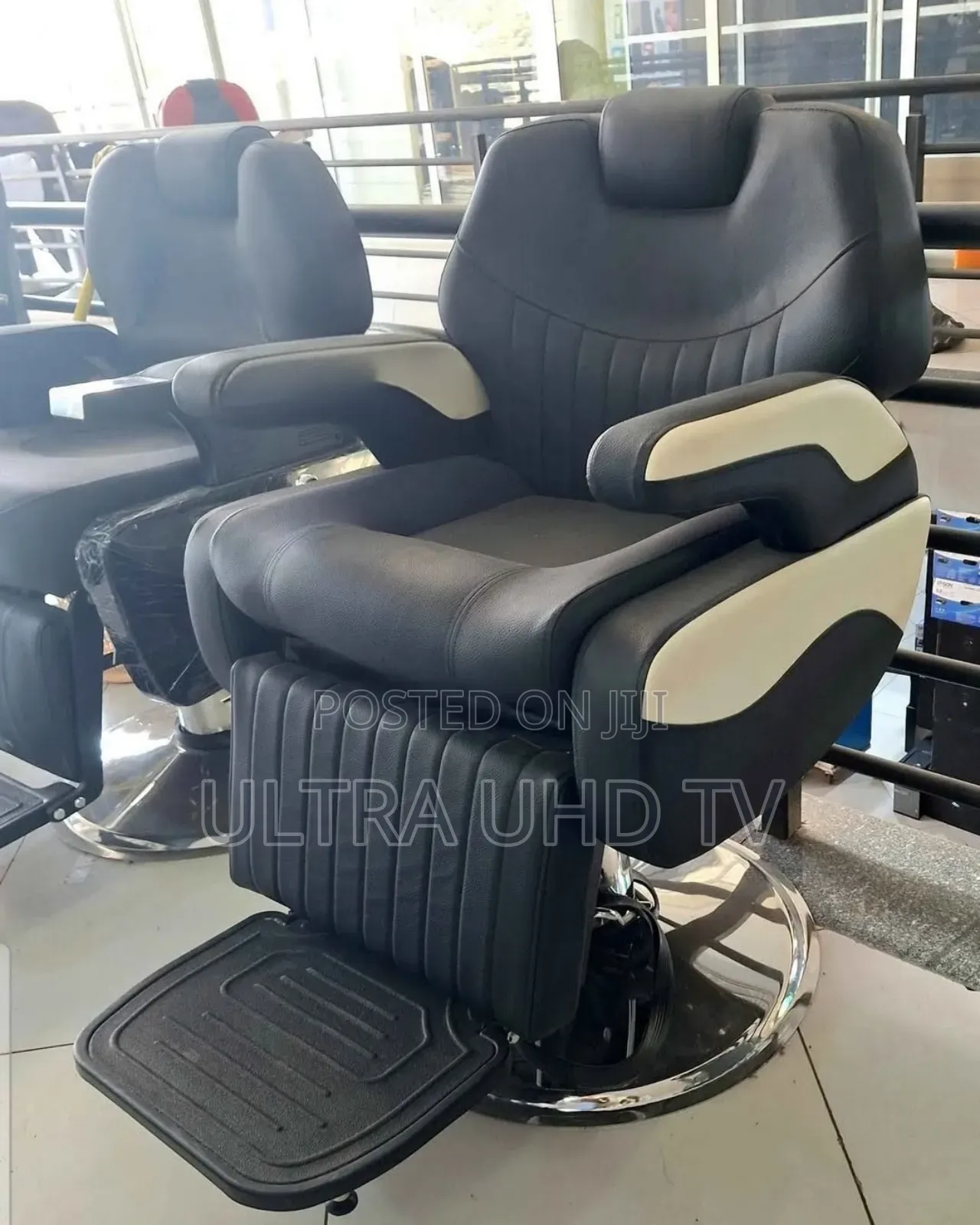 የፀጉር ቤት ወንበር Black Synthetic Leather Hydraulic Barber Chair.