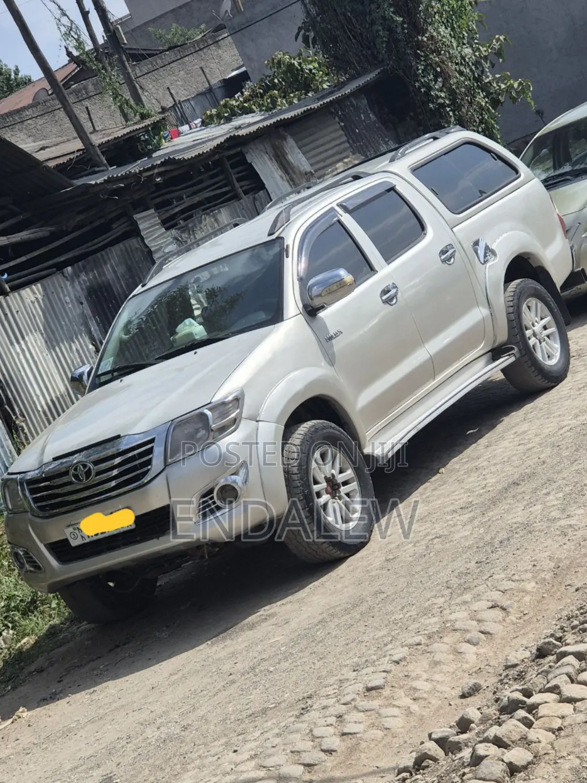 Toyota Hilux 2.5 D-4D 4X4 SRX 2012 Silver
