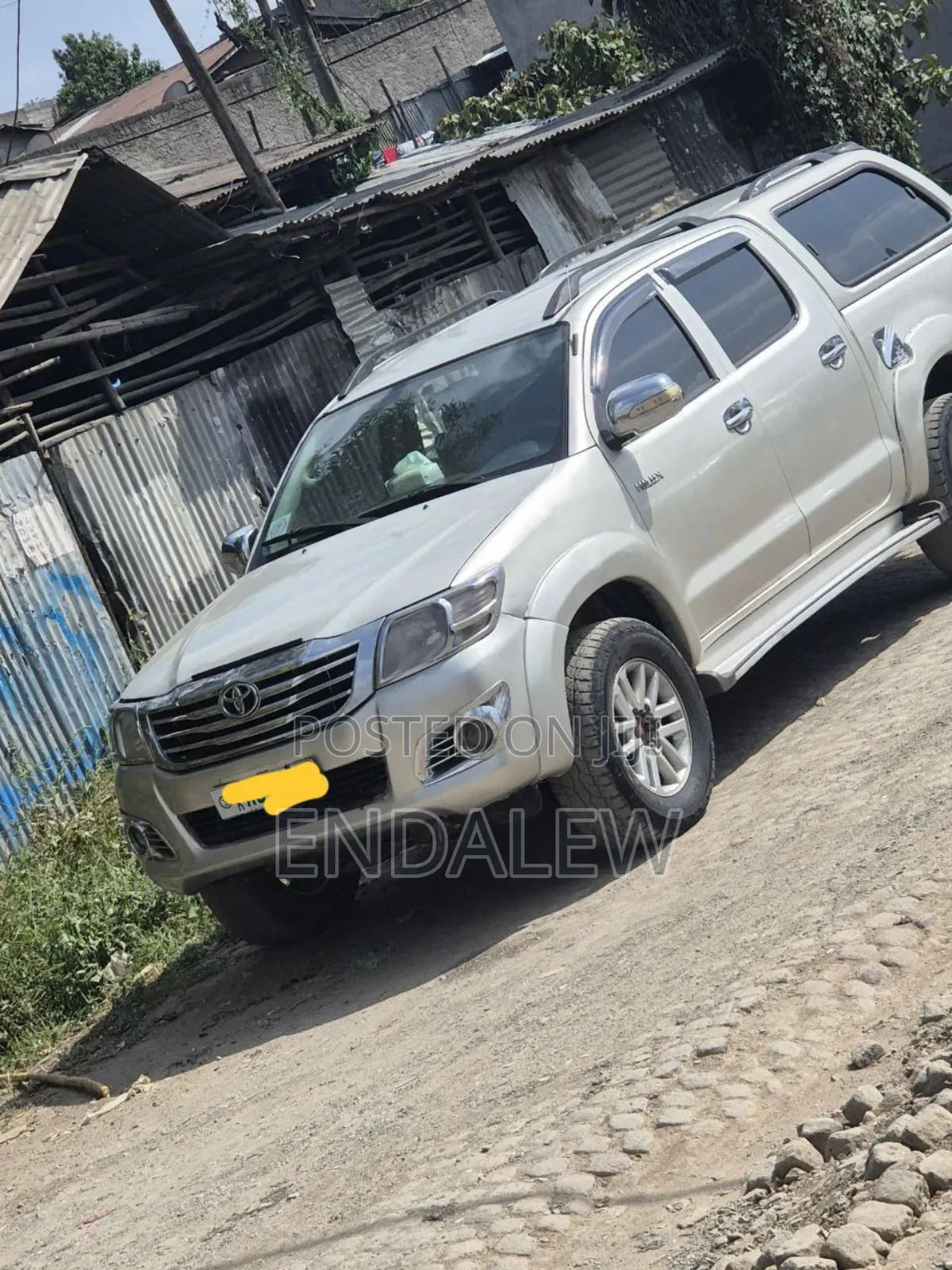 Toyota Hilux 2.5 D-4D 4X4 SRX 2012 Silver