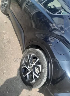 Toyota C-HR 2021 Gray