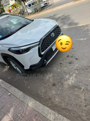Toyota Corolla Cross Hybrid 2024 White