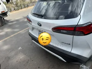Toyota Corolla Cross Hybrid 2024 White