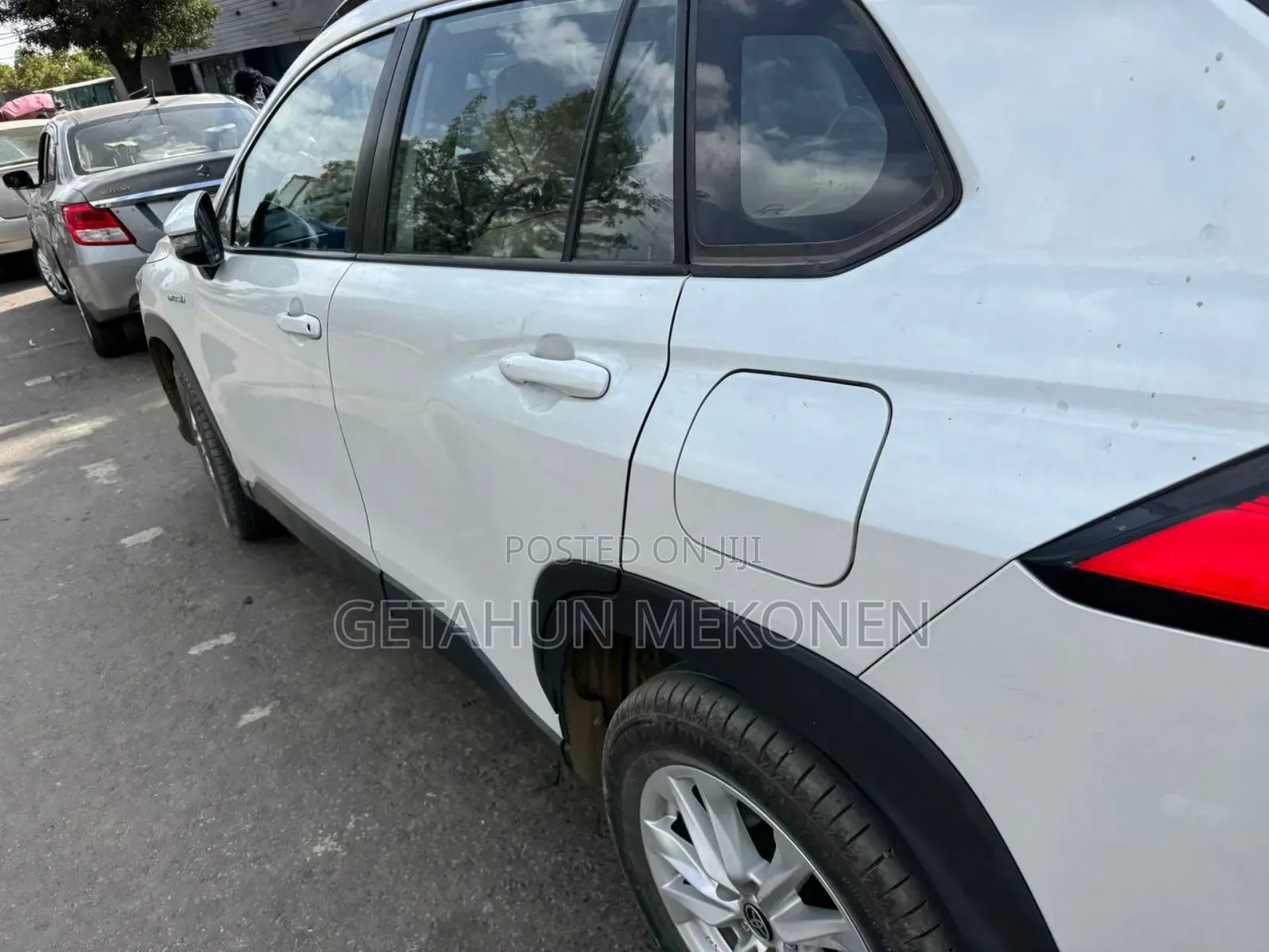 Toyota Corolla Cross Hybrid 2024 White