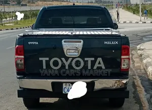 Toyota Hilux 2014 Black
