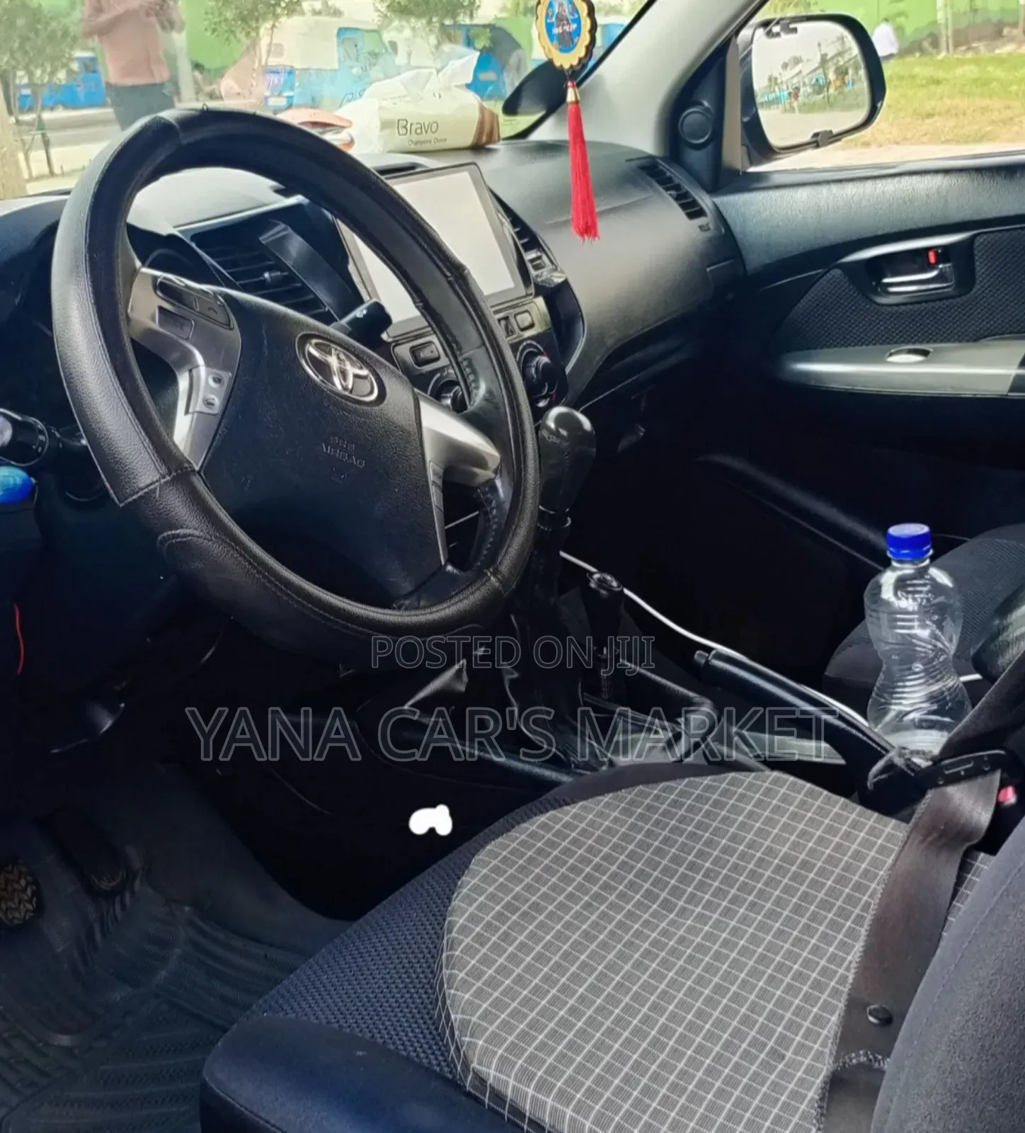 Toyota Hilux 2014 Black