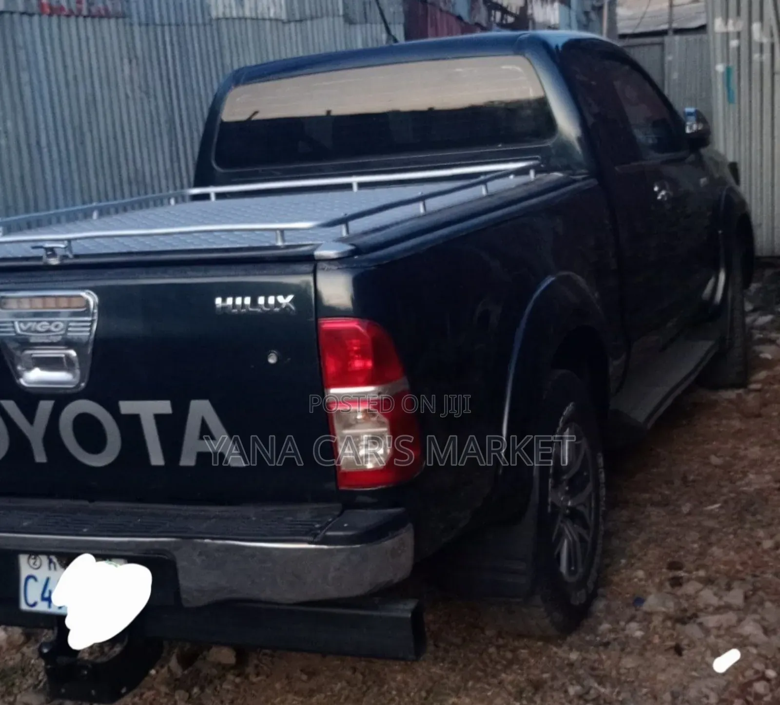 Toyota Hilux 2014 Black
