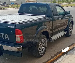 Toyota Hilux 2014 Black