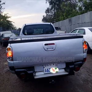 Mitsubishi L200 2007 Silver