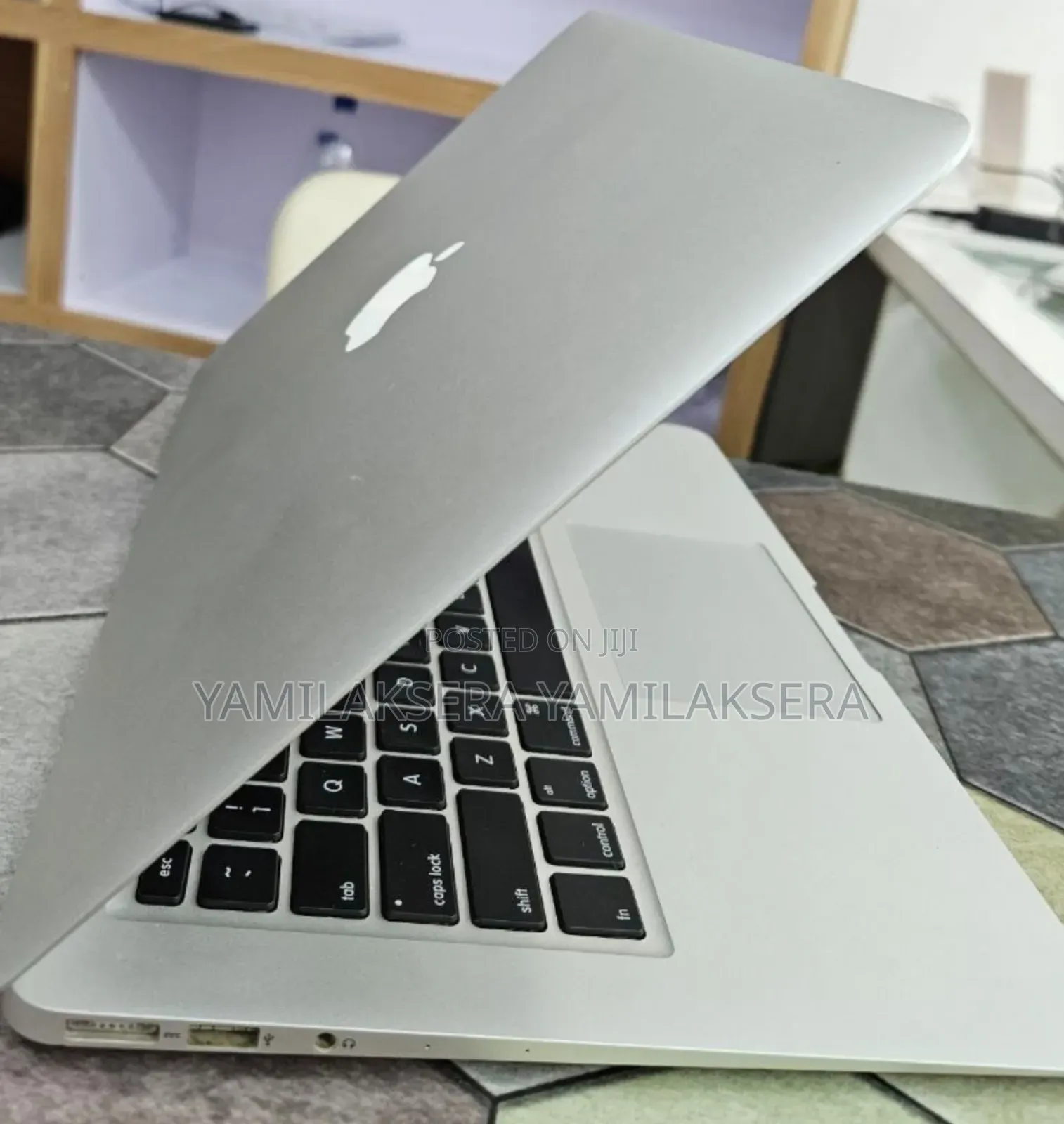 New Laptop Apple MacBook Air 2017 8GB Intel Core I5 SSD 256GB