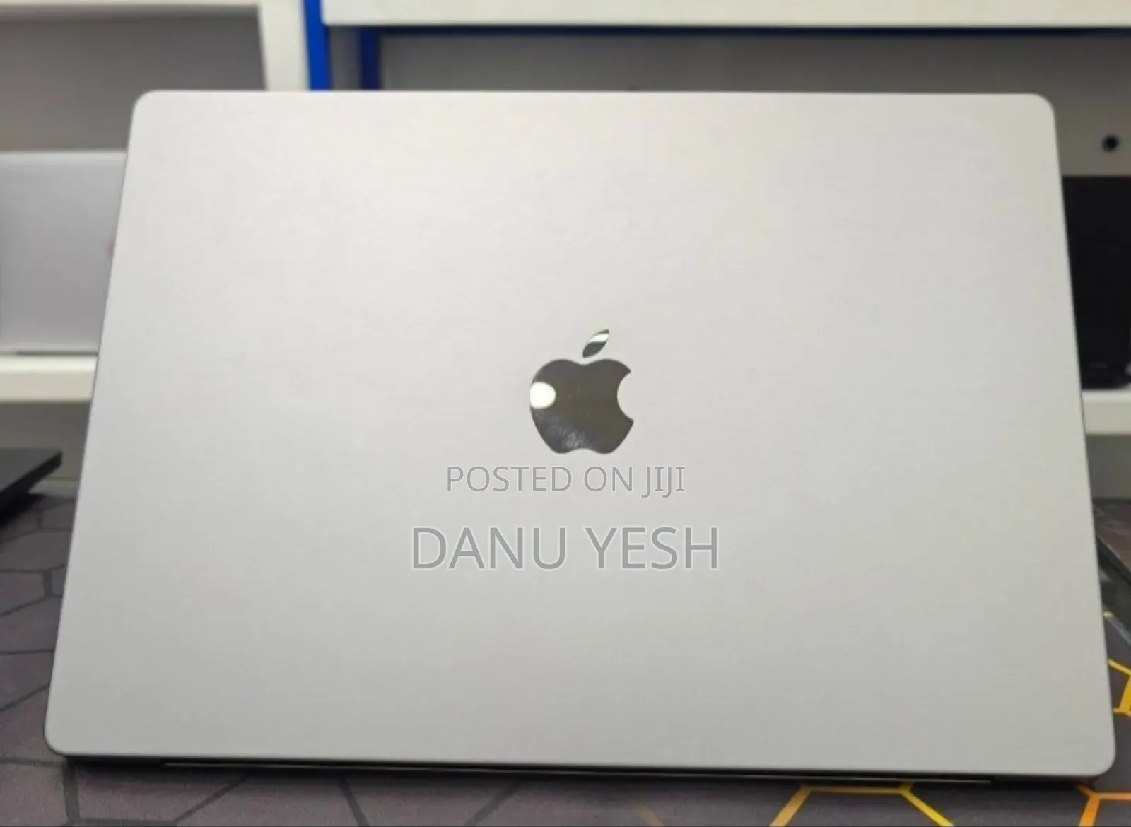 New Laptop Apple MacBook Pro 16GB Apple M1 SSD 512GB