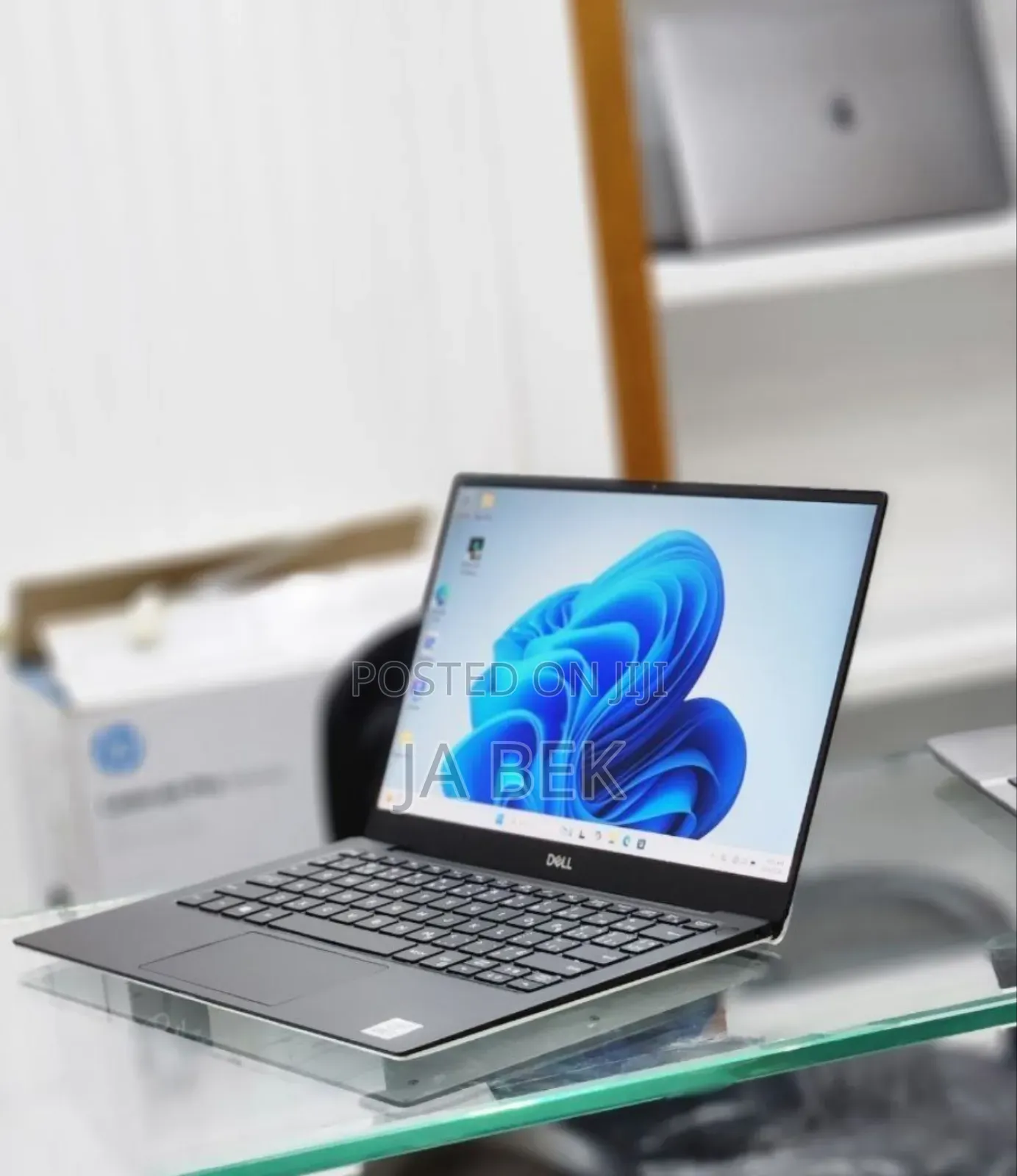 New Laptop Dell XPS 13 7390 8GB Intel Core I7 SSD 512GB