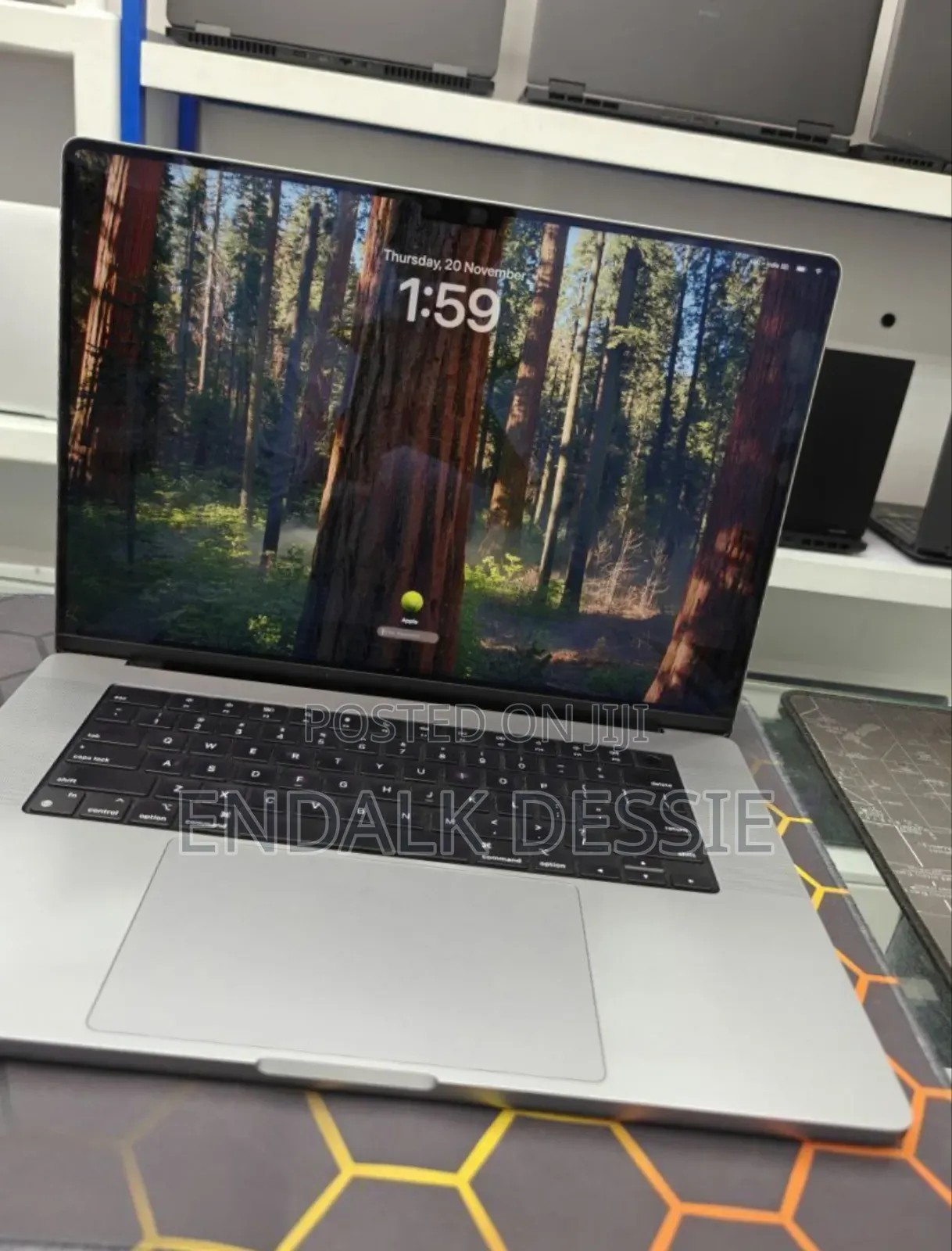 New Laptop Apple MacBook Pro M1 16GB Apple M1 Pro SSD 512GB