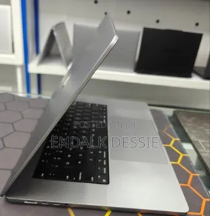 New Laptop Apple MacBook Pro M1 16GB Apple M1 Pro SSD 512GB