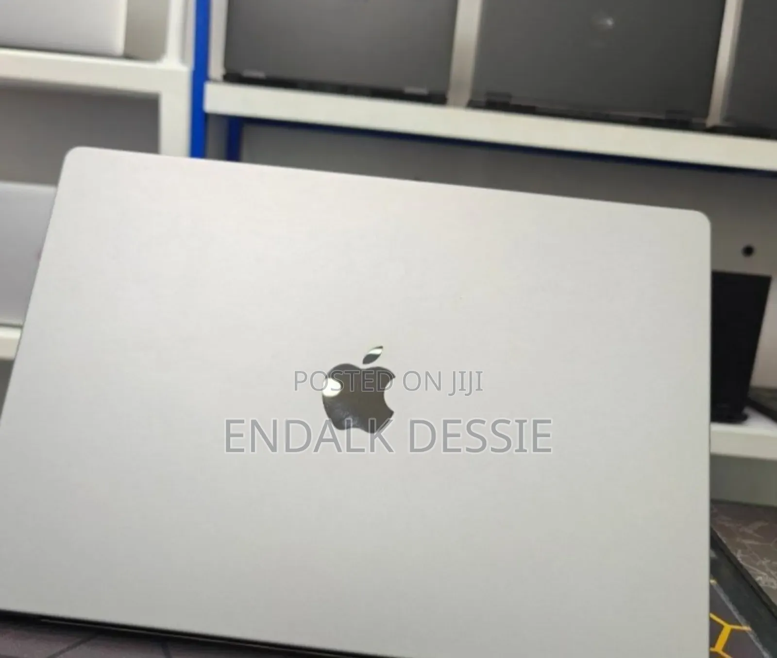 New Laptop Apple MacBook Pro M1 16GB Apple M1 Pro SSD 512GB