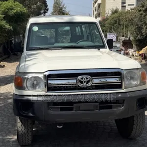 Toyota Land Cruiser 2014 White