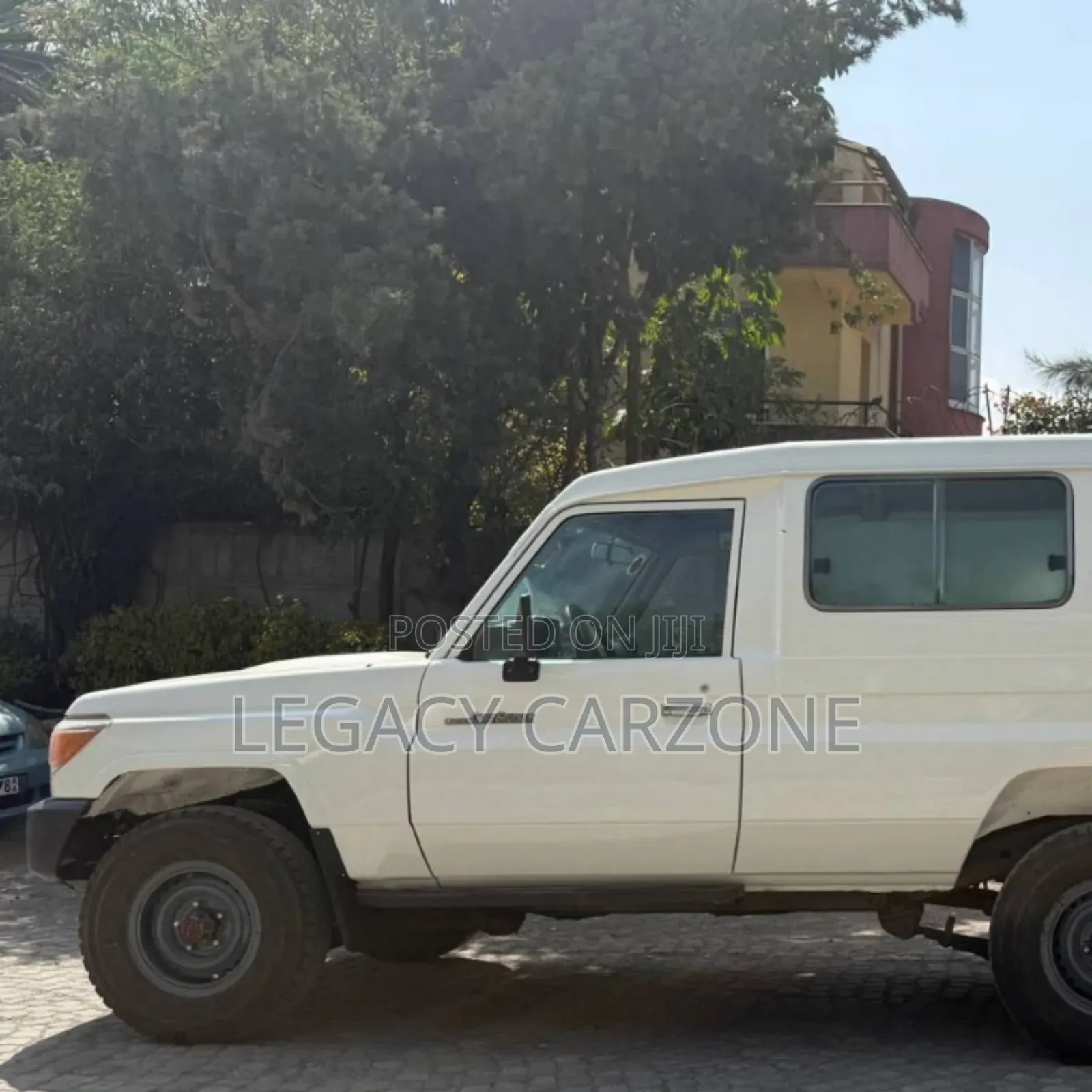 Toyota Land Cruiser 2014 White